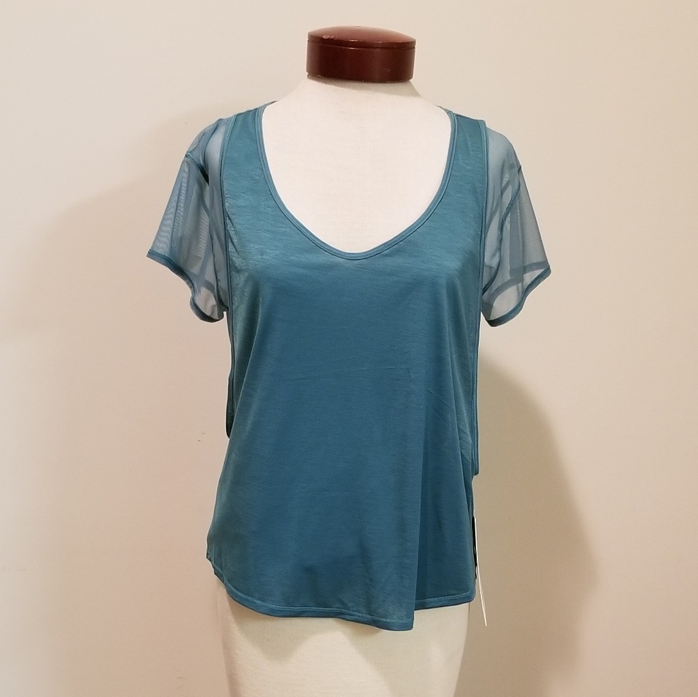 NWT Lululemon workout shirt